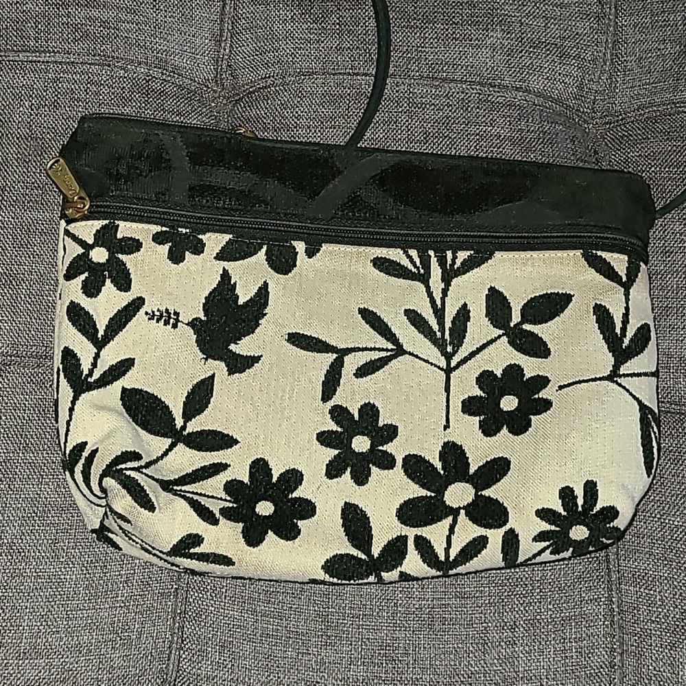 Embroidered Black Bird Danny K Purse‎